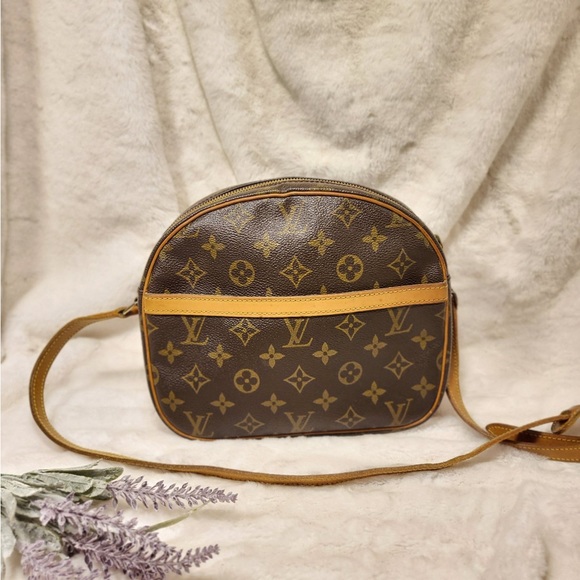 Authentic Louis Vuitton Senlis crossbody shoulder bag - Picture 1 of 15